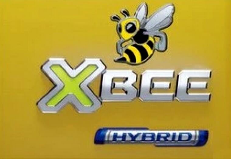 クロスビーのエンブレムを取り外して黒や筆記体に交換!ステッカーという方法も